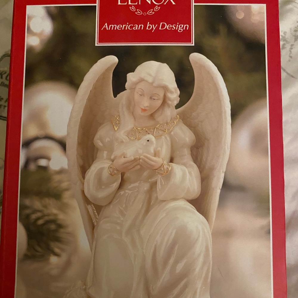 NEW IN Box is a beautiful Lenox Angelic Visions.
